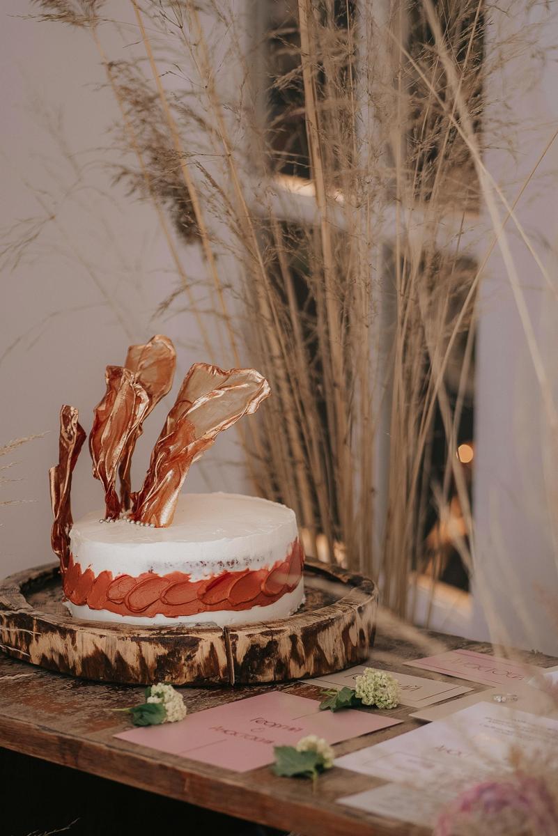 decorated cake